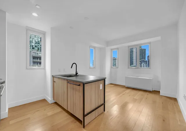 42-02-crescent-st-12c-long-island-city-ny-11101/hzid_ca63b3ea