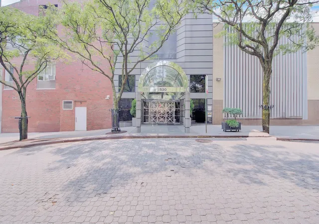 530-e-76th-st-34-35-new-york-city-ny-10021/hzid_bc421f86