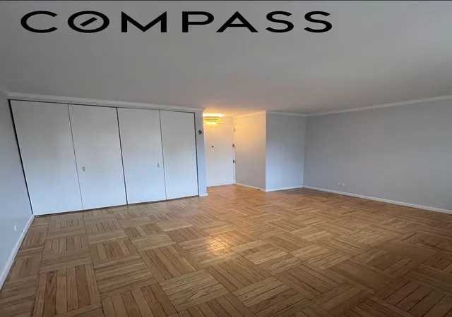 236-e-47th-st-28d-new-york-city-ny-10017/hzid_d99699f6