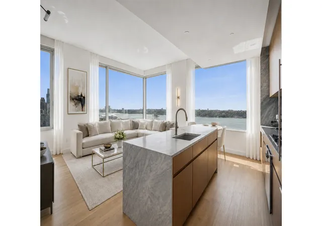 611-w-56th-st-17b-new-york-city-ny-10019/hzid_2fe04432