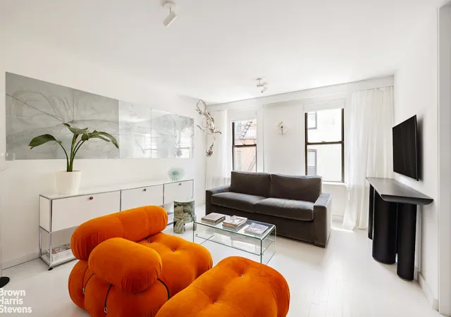 307-w-20th-street-3r-new-york-ny-10011/hzid_752c3bf2