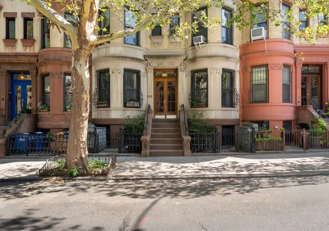 707-carroll-st-4r-new-york-city-ny-11215/hzid_e65ded1c