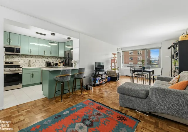 2500-johnson-ave-4k-new-york-city-ny-10463/hzid_53e40439