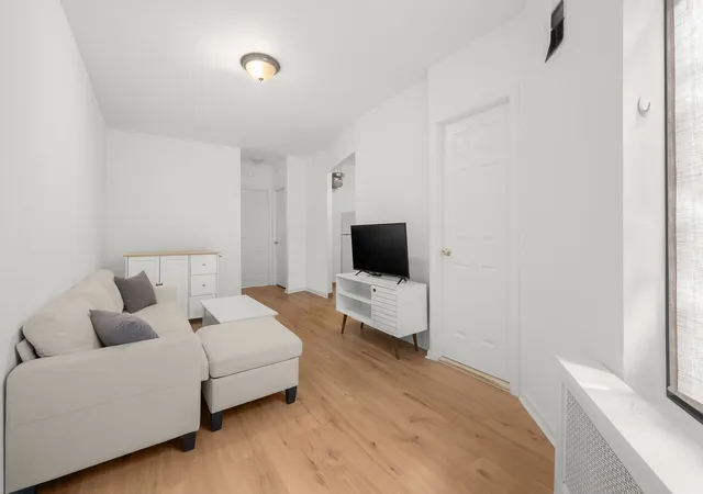 334-e-65th-street-44-new-york-ny-10065/hzid_96d31a39