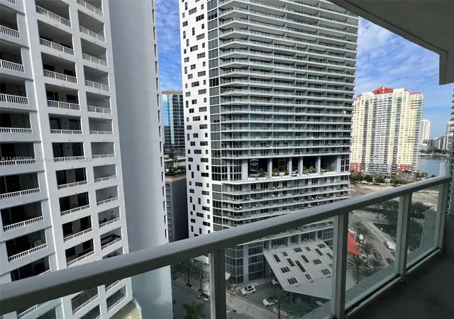 218-se-14th-street-1806-miami-fl-33131/hzid_650ace00