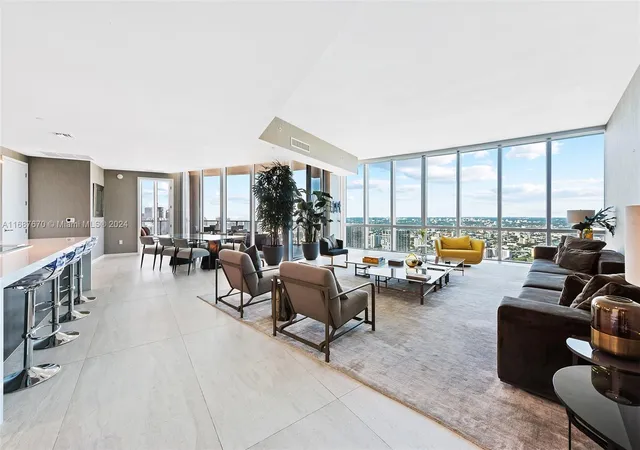851-ne-1st-ave-ph-5112-miami-fl-33132/hzid_ff42ea2b
