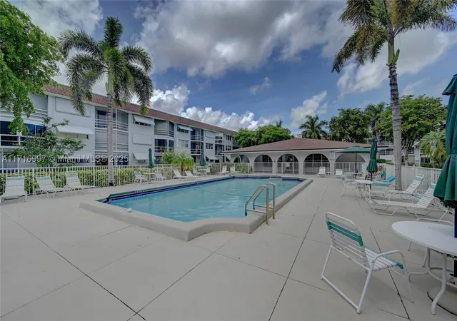 1040-se-4th-ave-128-deerfield-beach-fl-33441/hzid_5d4e73e5