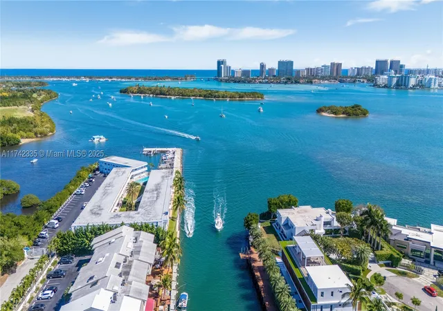 2700-ne-135th-st-32-north-miami-fl-33181/hzid_b3c32324