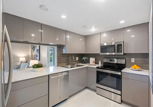 4013-n-ocean-dr-107-lauderdale-by-the-sea-fl-33308/hzid_6ee4733b