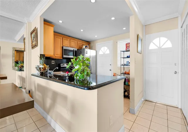 3725-ne-169th-st-207-north-miami-beach-fl-33160/hzid_3afa53e4