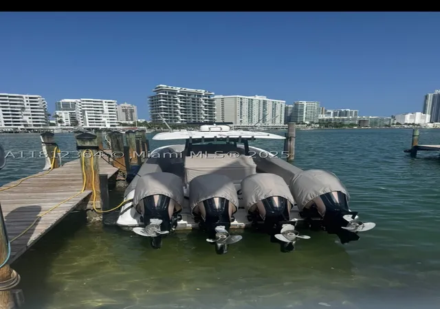 900-bay-dr-ds18-miami-beach-fl-33141/hzid_b3e1429a