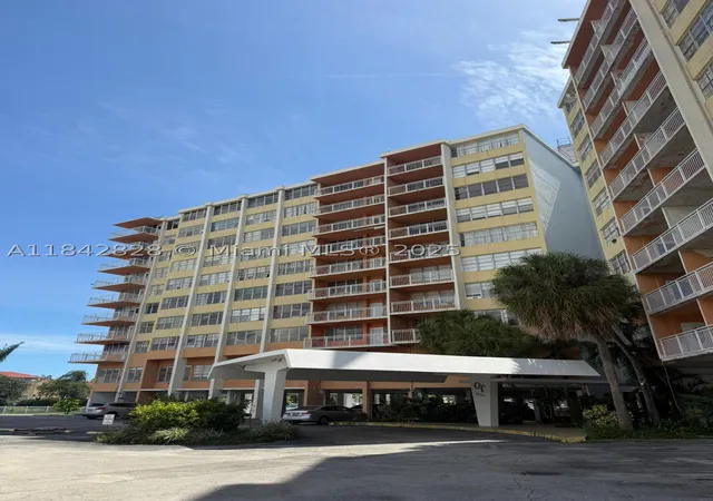 2025-ne-164th-st-818-north-miami-beach-fl-33162/hzid_a2450788
