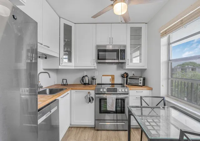 3000-nw-48th-ter-423-lauderdale-lakes-fl-33313/hzid_211a9214