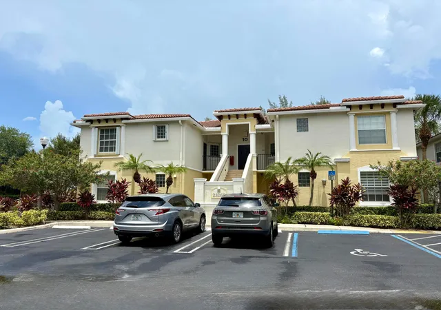 23265-carolwood-ln-201-boca-raton-fl-33428/hzid_218577b5