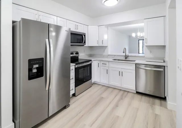 7270-ashford-pl-106-delray-beach-fl-33446/hzid_8d4c15e5