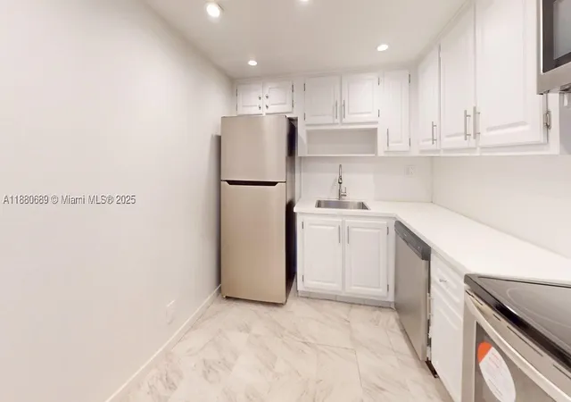 500-three-islands-blvd-822-hallandale-beach-fl-33009/hzid_c19bc9cc