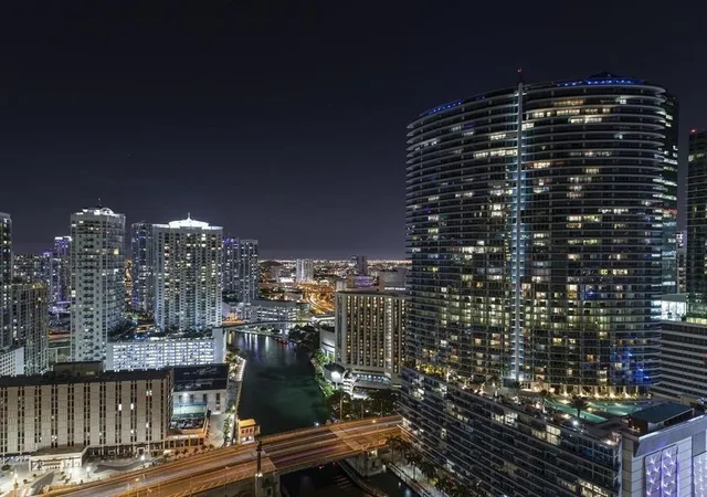 465-brickell-ave-2706-miami-fl-33131/hzid_b8b6536a