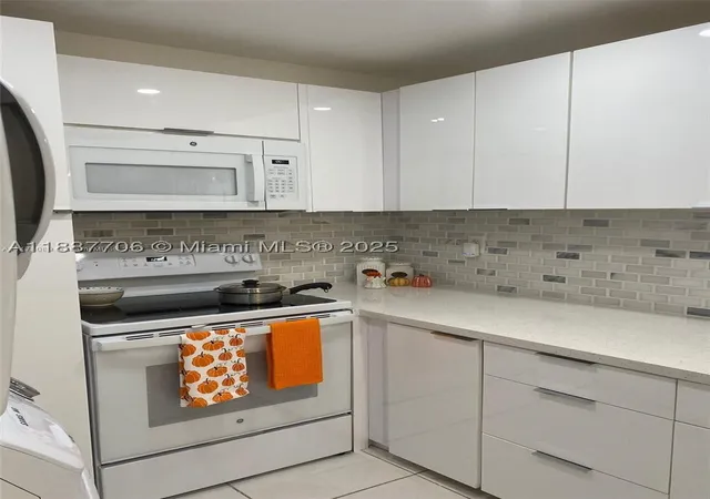 10000-nw-80-ct-2565-hialeah-gardens-fl-33016/hzid_011863af