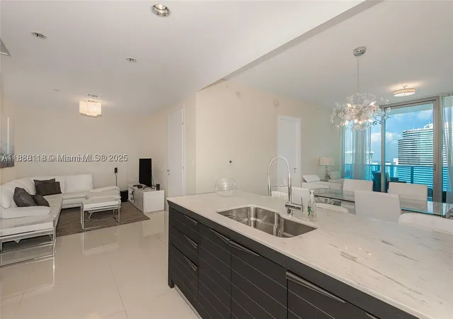 200-biscayne-boulevard-way-5109-miami-fl-33131/hzid_4b2c8fb7