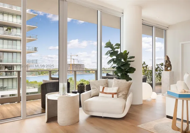 801-s-pointe-dr-602-miami-beach-fl-33139/hzid_a58fd996