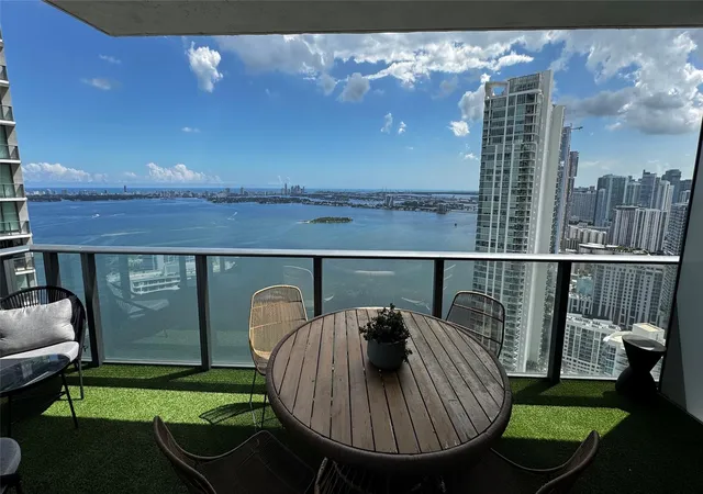 650-ne-32nd-st-4307-miami-fl-33137/hzid_cc8e27f2