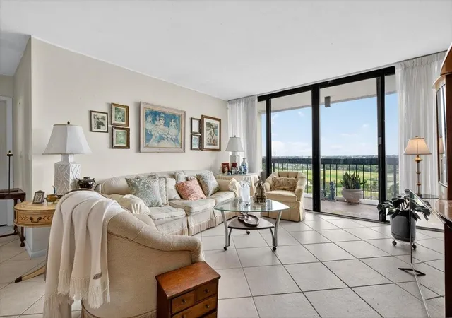 2425-presidential-wy-1502-west-palm-beach-fl-33401/hzid_82c03455
