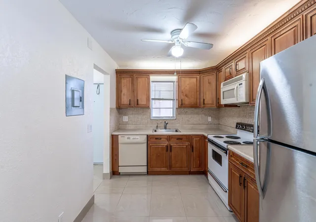 2551-aragon-blvd-406-sunrise-fl-33322/hzid_847fdd30