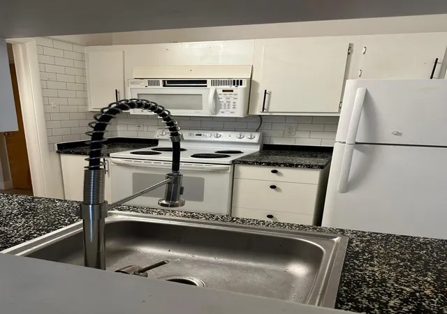 400-n-riverside-dr-102-pompano-beach-fl-33062/hzid_8f0a0090