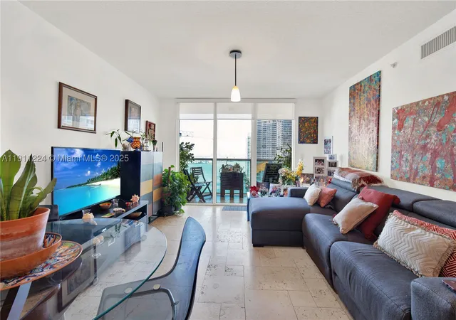 31-se-5th-st-2910-miami-fl-33131/hzid_cdda3b59
