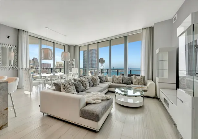 1300-s-miami-ave-ph5001-miami-fl-33130/hzid_e40d29af