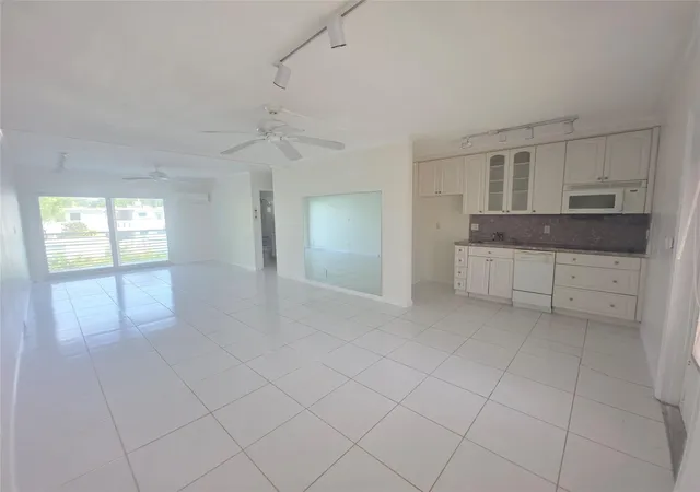 2131-ne-42nd-ct-209e-lighthouse-point-fl-33064/hzid_298e4f5b