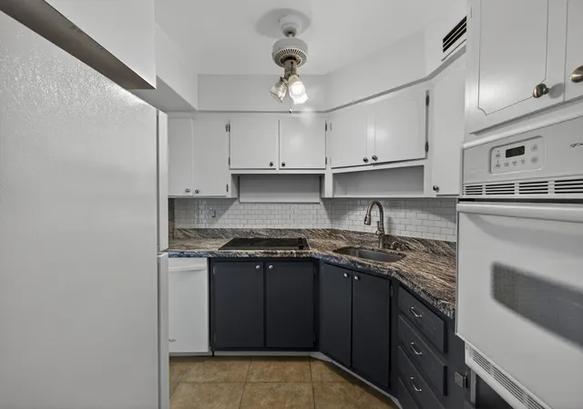 2151-ne-42-nd-ct-136-lighthouse-point-fl-33064/hzid_d9925be8