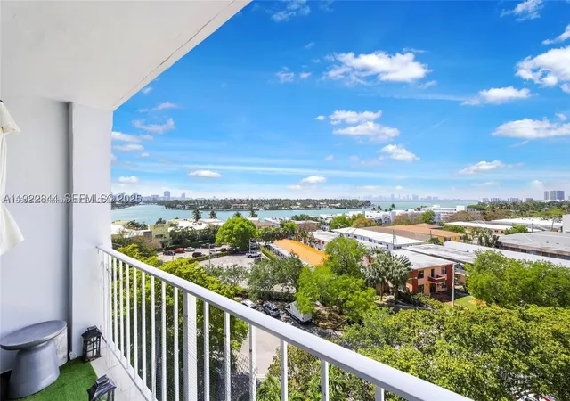 6900-bay-dr-7a-miami-beach-fl-33141/hzid_dcf7570d