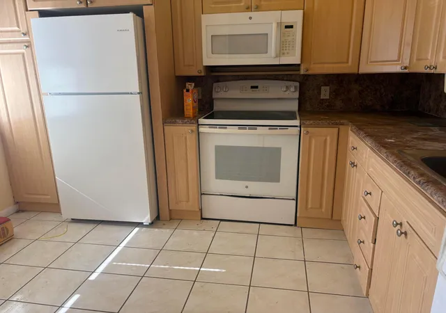 2804-victoria-wy-b2-coconut-creek-fl-33066/hzid_741db724
