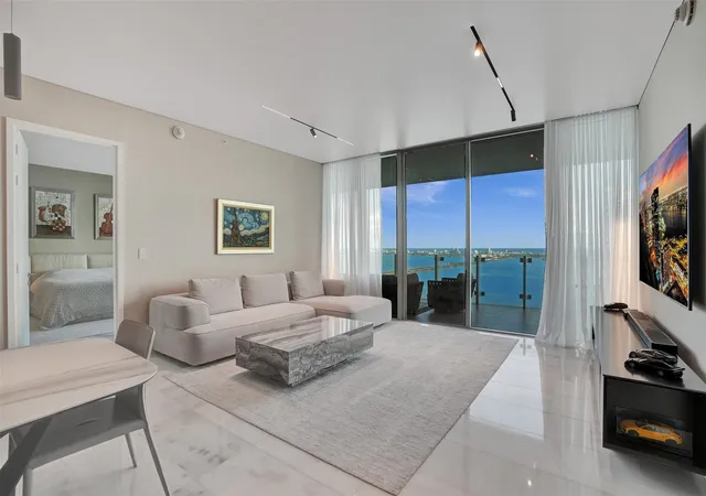 700-ne-26th-ter-4702-miami-fl-33137/hzid_b12a49cc