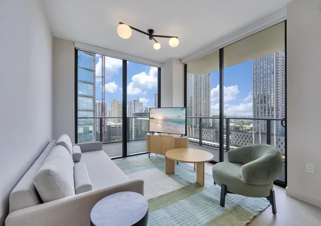 11-ne-6th-st-2201-miami-fl-33132/hzid_a0dba5bb