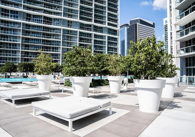 495-brickell-ave-911-miami-fl-33131/hzid_7dad9959