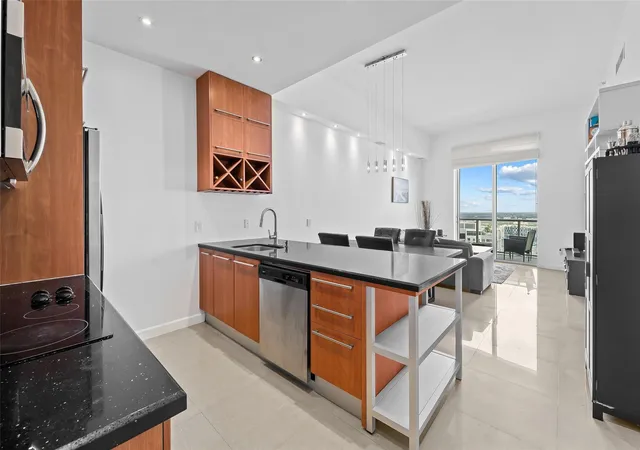 185-sw-7th-st-4403-miami-fl-33130/hzid_cdae54d8
