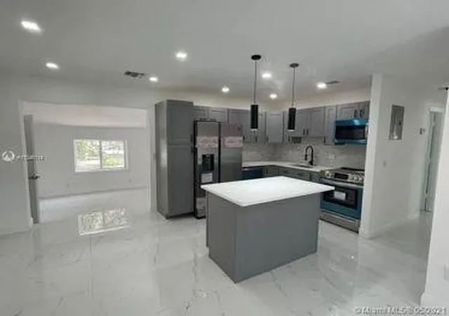 751-nw-18-st-pompano-beach-fl-33060/hzid_bc0c3d44