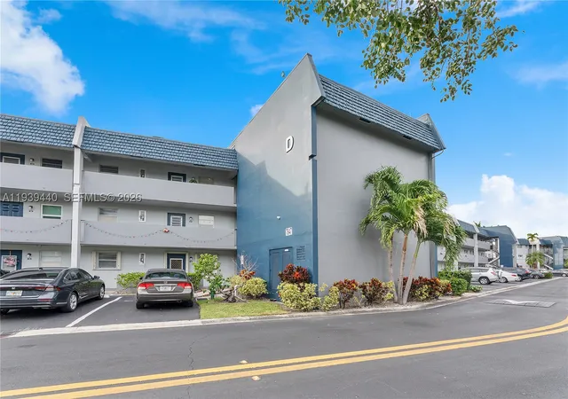 7847-golf-cir-dr-309-margate-fl-33063/hzid_74362d5b