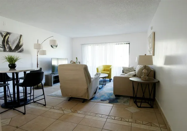 1920-n-congress-ave-105-west-palm-beach-fl-33401/hzid_533046a4