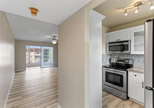 2720-n-pine-island-rd-307-sunrise-fl-33322/hzid_f3a27304