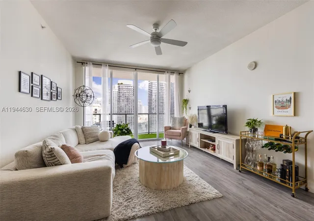 1111-sw-1st-ave-3723-n-miami-fl-33130/hzid_1d687361