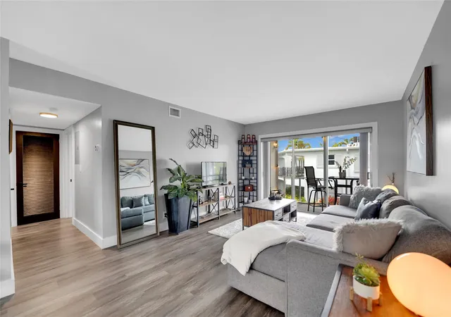 2161-ne-42nd-ct-215-lighthouse-point-fl-33064/hzid_e69e8ae1