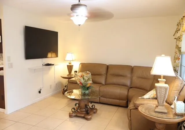 1011-cornwall-a-1011-boca-raton-fl-33434/hzid_c6ccb774