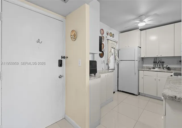 2930-point-east-dr-e-407-aventura-fl-33160/hzid_5ace914a