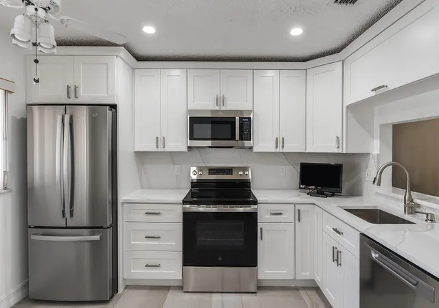 15342-lakes-of-delray-blvd-98-delray-beach-fl-33484/hzid_26130743
