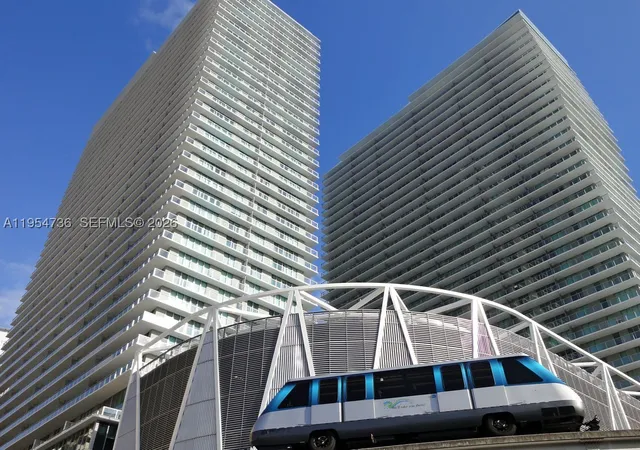 1111-sw-1-av-3022-n-miami-fl-33130/hzid_577f3656