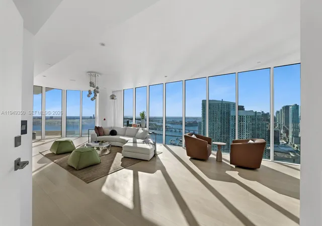 2020-n-bayshore-dr-4302-miami-fl-33137/hzid_4282d51e