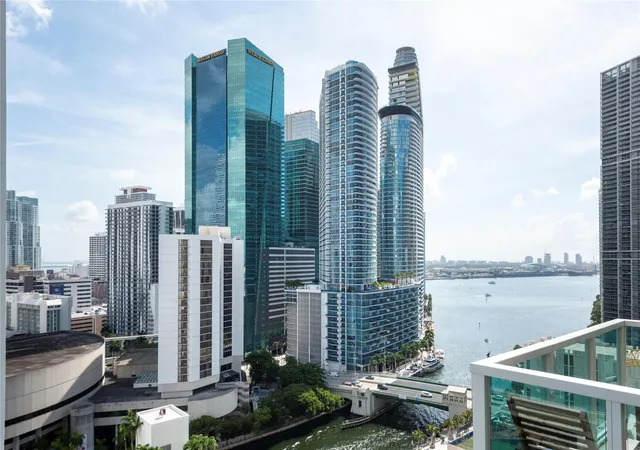 41-se-5th-st-1315-miami-fl-33131/hzid_928d91ad